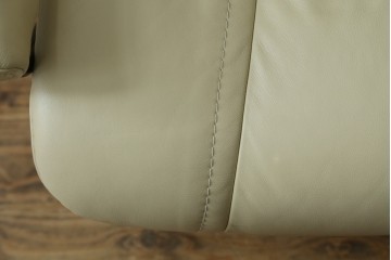 中古　美品　EKORNES(エコーネス)　Stressless Wing(ウィング)　本革　オットマン付きストレスレスチェア　定価約35万円　(R-088156)