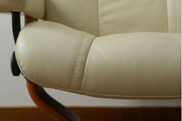 中古　美品　EKORNES(エコーネス)　Stressless Wing(ウィング)　本革　オットマン付きストレスレスチェア　定価約35万円　(R-088156)