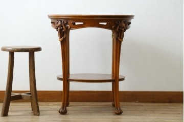中古　美品　展示品　CLイタリア(CLItalia)　象嵌天板と優美な装飾が上品な丸テーブル　(R-088157)