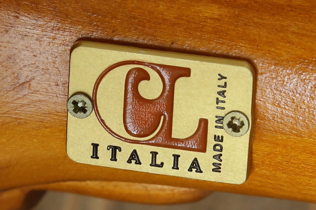 中古　美品　展示品　CLイタリア(CLItalia)　象嵌天板と優美な装飾が上品な丸テーブル　(R-088157)