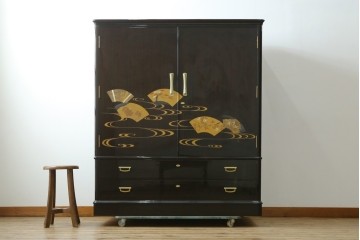 中古　高級品　黒檀　扇面と流水文の蒔絵が上品な衣装箪笥　定価約150万円　(R-088159)