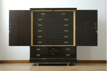 中古　高級品　黒檀　扇面と流水文の蒔絵が上品な衣装箪笥　定価約150万円　(R-088159)