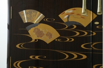 中古　高級品　黒檀　扇面と流水文の蒔絵が上品な衣装箪笥　定価約150万円　(R-088159)