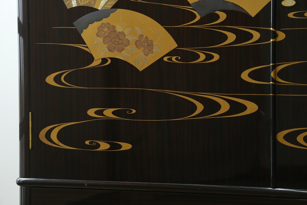 中古　高級品　黒檀　扇面と流水文の蒔絵が上品な衣装箪笥　定価約150万円　(R-088159)