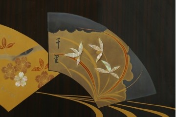 中古　高級品　黒檀　扇面と流水文の蒔絵が上品な衣装箪笥　定価約150万円　(R-088159)