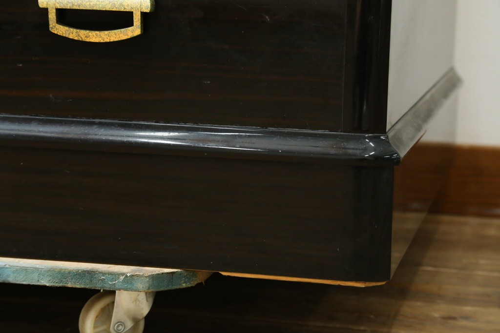 中古　高級品　黒檀　扇面と流水文の蒔絵が上品な衣装箪笥　定価約150万円　(R-088159)