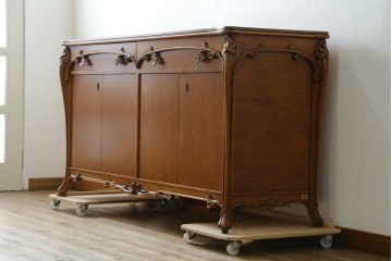 中古　美品　CLイタリア(CLItalia)　流れるような草木のレリーフが美しいサイドボード　定価約180万円　(R-088163)
