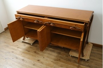中古　美品　CLイタリア(CLItalia)　流れるような草木のレリーフが美しいサイドボード　定価約180万円　(R-088163)