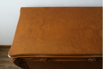 中古　美品　CLイタリア(CLItalia)　流れるような草木のレリーフが美しいサイドボード　定価約180万円　(R-088163)