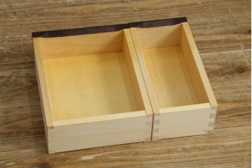 中古　美品　北海道民芸家具　省スペースで使いやすく和洋折衷の佇まいが美しいサイドチェスト　(R-088166)