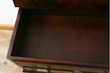 中古　美品　希少な廃番品!!　北海道和光民芸家具　樺(カバ)材　深みのある木色が美しい引き出し2杯付きのベンチチェスト　(R-088167)