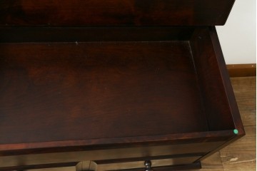 中古　美品　希少な廃番品!!　北海道和光民芸家具　樺(カバ)材　深みのある木色が美しい引き出し2杯付きのベンチチェスト　(R-088167)
