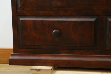 中古　美品　希少な廃番品!!　北海道和光民芸家具　樺(カバ)材　深みのある木色が美しい引き出し2杯付きのベンチチェスト　(R-088167)