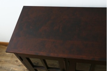 中古　美品　神居民芸(Kamui、カムイ)　ブランドロゴ入り　格子入りガラス扉のサイドボード　(R-088168)