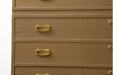 中古　伝統工芸品　七宝引き手　優美な装飾が映える名古屋総桐箪笥 　定価約130万円　(R-088169)