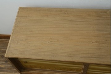 中古　伝統工芸品　七宝引き手　優美な装飾が映える名古屋総桐箪笥ローボード　(R-088170)
