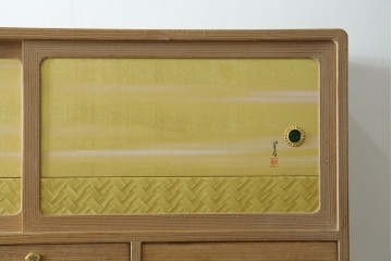 中古　伝統工芸品　七宝引き手　優美な装飾が映える名古屋総桐箪笥ローボード　(R-088170)
