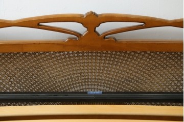 中古 イタリア製　美品　IDC大塚家具取り扱い　メデア(Medea)　ART2049　ラタンのヘッドボード&フッドボードが涼し気な印象のセミダブルベッドフレーム　(R-088173)