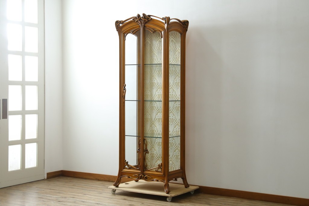 中古　美品　CLイタリア(CLItalia)社　優美な曲線と透かし装飾が目を引くキャビネット　定価約210万円　(R-088174)