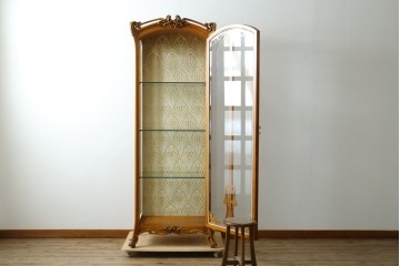中古　美品　CLイタリア(CLItalia)社　優美な曲線と透かし装飾が目を引くキャビネット　定価約210万円　(R-088174)