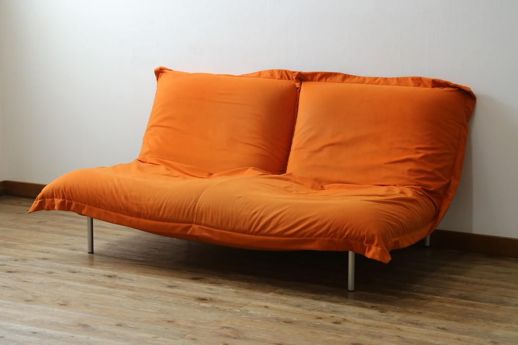 中古　ligne roset(リーンロゼ)　ROSETCalin(ロゼカラン)　type1　スウェードR-0691　鮮やかなオレンジカラーの2人掛けソファ　定価約52万円　(R-088177)
