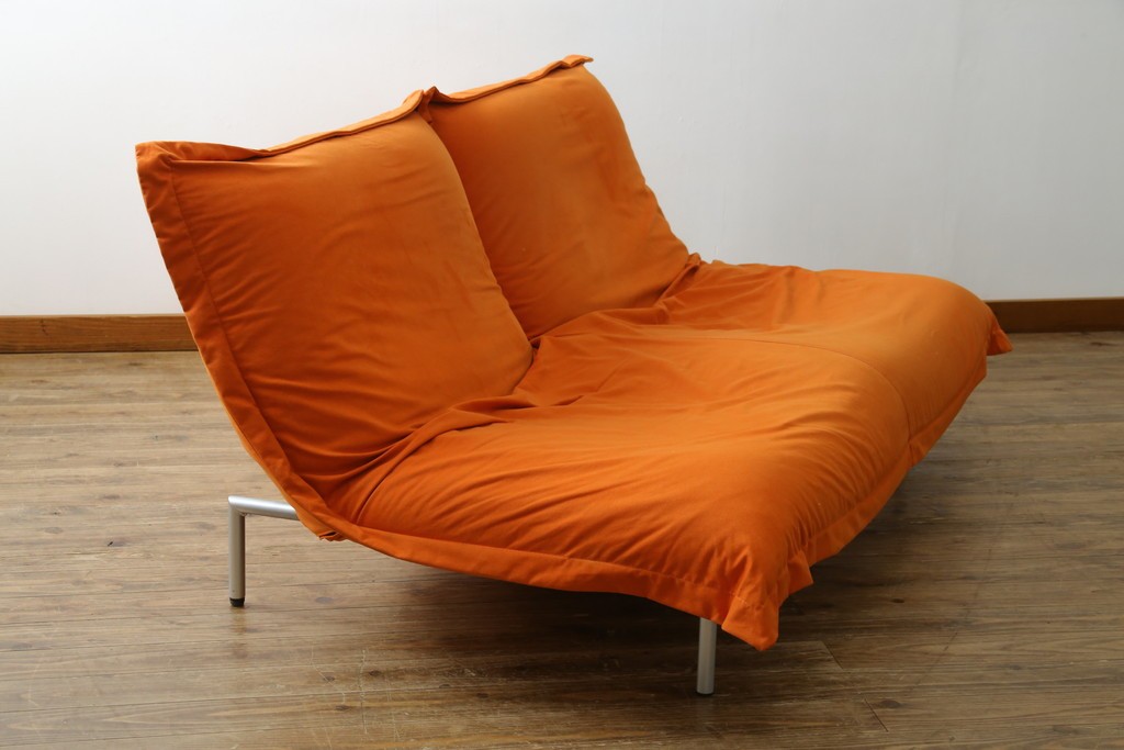 中古　ligne roset(リーンロゼ)　ROSETCalin(ロゼカラン)　type1　スウェードR-0691　鮮やかなオレンジカラーの2人掛けソファ　定価約52万円　(R-088177)