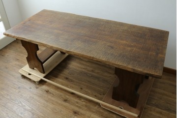 和製ヴィンテージ　特注　職人手作り　天板に施された名栗(なぐり)加工が存在感を放つダイニングテーブル　制作費約60万円　(R-088179)