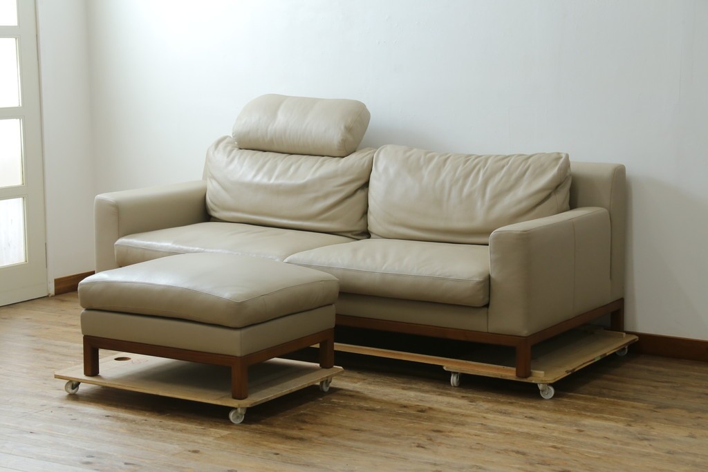 中古　美品　CONDE HOUSE(カンディハウス)　本革　ウォールナット材　オットマン付き2人掛けソファ　定価約128万円　(R-088180)