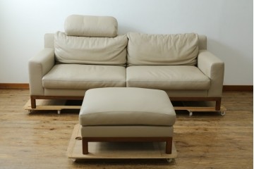 中古　美品　CONDE HOUSE(カンディハウス)　本革　ウォールナット材　オットマン付き2人掛けソファ　定価約128万円　(R-088180)
