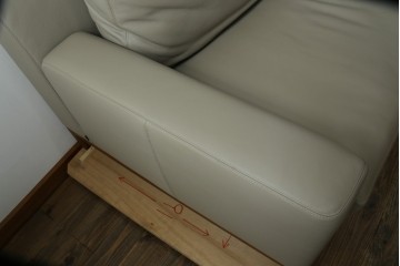 中古　美品　CONDE HOUSE(カンディハウス)　本革　ウォールナット材　オットマン付き2人掛けソファ　定価約128万円　(R-088180)