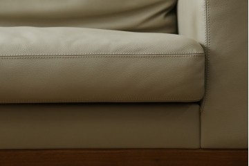 中古　美品　CONDE HOUSE(カンディハウス)　本革　ウォールナット材　オットマン付き2人掛けソファ　定価約128万円　(R-088180)