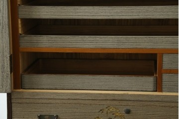 中古　美品　木地蒔絵　並厚　梅や草花の図が上品な着物箪笥　定価約100万円　(R-088181)