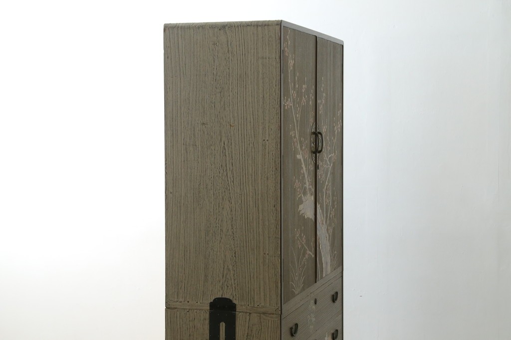 中古　美品　木地蒔絵　並厚　梅や草花の図が上品な着物箪笥　定価約100万円　(R-088181)