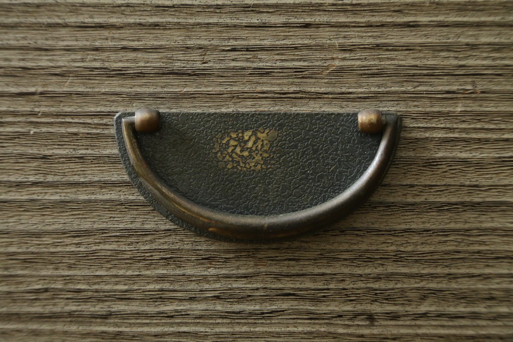 中古　美品　木地蒔絵　並厚　梅や草花の図が上品な着物箪笥　定価約100万円　(R-088181)