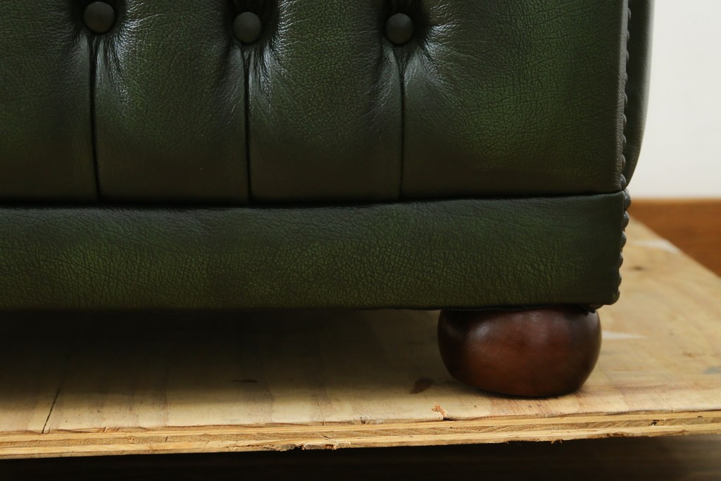 中古　美品　イギリス　OLD TIMES(オールドタイムス)　Bradbury Pouffe Table(ブラッドベリー プーフ テーブル)　本革　チェスターフィールド調のセンターテーブル　定価約30万円　(R-088182)