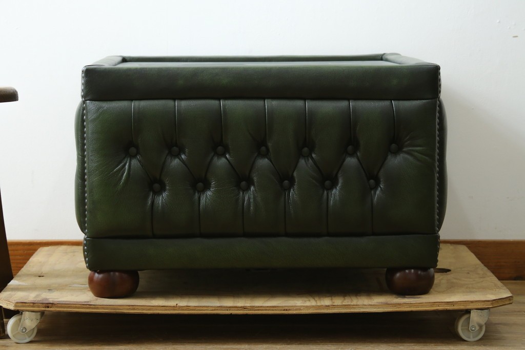 中古　美品　イギリス　OLD TIMES(オールドタイムス)　Bradbury Pouffe Table(ブラッドベリー プーフ テーブル)　本革　チェスターフィールド調のセンターテーブル　定価約30万円　(R-088182)
