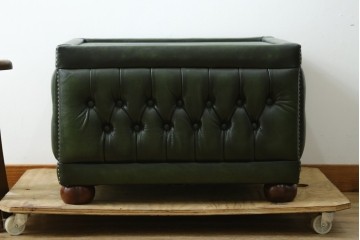 中古　美品　イギリス　OLD TIMES(オールドタイムス)　Bradbury Pouffe Table(ブラッドベリー プーフ テーブル)　本革　チェスターフィールド調のセンターテーブル　定価約30万円　(R-088182)