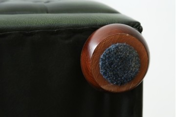 中古　美品　イギリス　OLD TIMES(オールドタイムス)　Bradbury Pouffe Table(ブラッドベリー プーフ テーブル)　本革　チェスターフィールド調のセンターテーブル　定価約30万円　(R-088182)
