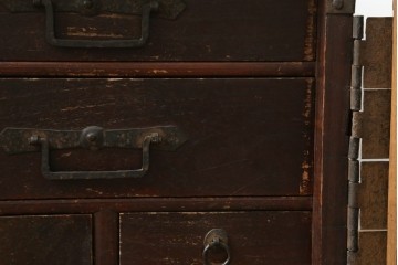和製アンティーク　希少　完全オリジナル!!　総欅(ケヤキ)材　荘厳な雰囲気を醸し出す当時のままの佐渡船箪笥　R-088183