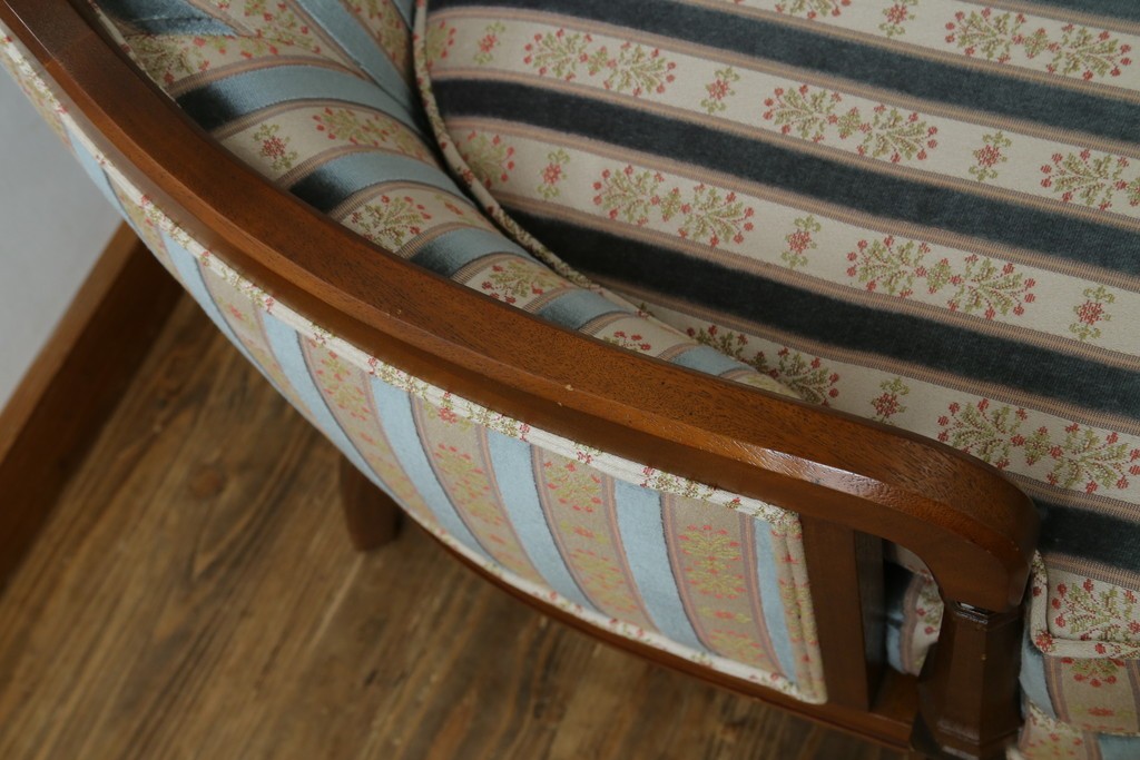 中古　DREXEL HERITAGE(ドレクセルヘリテイジ)　Upholstery(アップホルスタリー)　ストライプ柄のハイバックチェア　(R-088184)