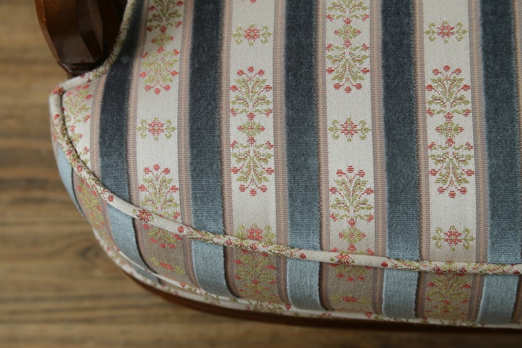 中古　DREXEL HERITAGE(ドレクセルヘリテイジ)　Upholstery(アップホルスタリー)　ストライプ柄のハイバックチェア　(R-088184)