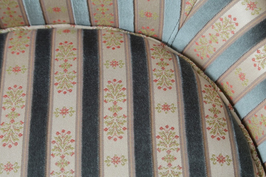 中古　DREXEL HERITAGE(ドレクセルヘリテイジ)　Upholstery(アップホルスタリー)　ストライプ柄のハイバックチェア　(R-088184)
