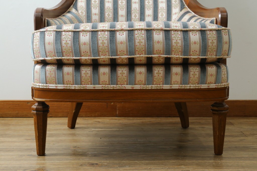 中古　DREXEL HERITAGE(ドレクセルヘリテイジ)　Upholstery(アップホルスタリー)　ストライプ柄のハイバックチェア　(R-088184)