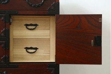 中古　美品　欅産業　仙台民藝箪笥(仙台箪笥)　漆塗りの収納箪笥　定価約41万円　(R-088186)