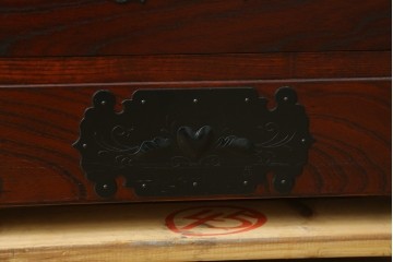 中古　美品　欅産業　仙台民藝箪笥(仙台箪笥)　漆塗りの収納箪笥　定価約41万円　(R-088186)