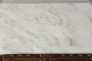 中古　美品　スペイン高級家具　MUARVA S.L.　繊細で華やかな装飾が魅力の小振りなコンソールテーブル　(R-088187)