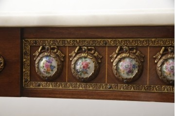 中古　美品　スペイン高級家具　MUARVA S.L.　繊細で華やかな装飾が魅力の小振りなコンソールテーブル　(R-088187)