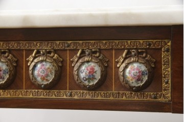 中古　美品　スペイン高級家具　MUARVA S.L.　繊細で華やかな装飾が魅力の小振りなコンソールテーブル　(R-088187)