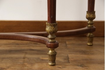中古　美品　スペイン高級家具　MUARVA S.L.　繊細で華やかな装飾が魅力の小振りなコンソールテーブル　(R-088187)