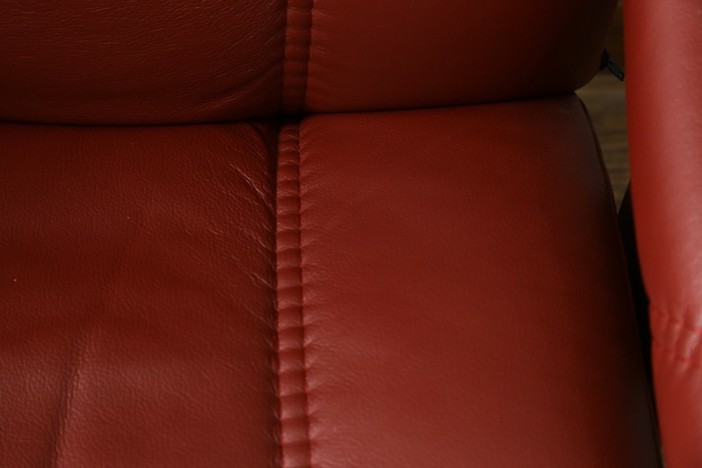 中古　美品　EKORNES(エコーネス)　コンサルシリーズ　Sサイズ　本革　洗練されたデザインが魅力のストレスレスチェアとオットマンのセット　(R-088188)